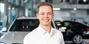 Christian Mix - Auszubildender Automobilkaufmann - Standort Schweinfurt Christian Mix - Auszubildender Automobilkaufmann - Standort Schweinfurt