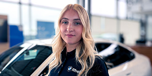 Lara Oswald - Serviceberaterin